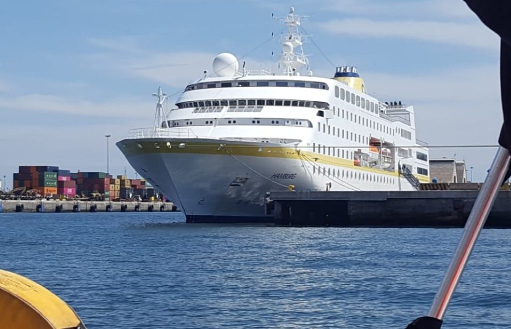 Navegar para viajar. Viajar para navegar